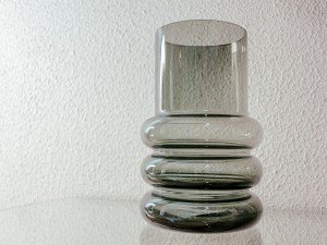 ваза стекло серый