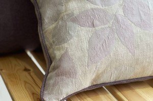 Декоративная подушка Листья с руликом_4